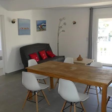 Bas De Prestations De Gamme Casa de Férias